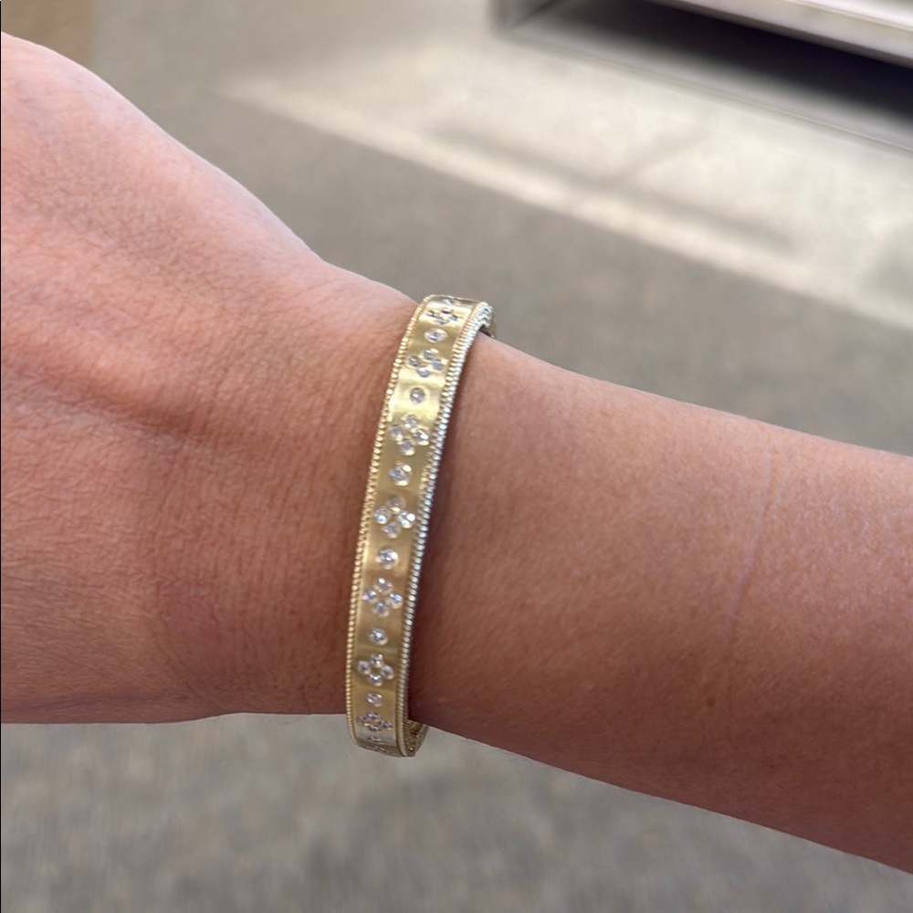 14k @21.4 grams of solid gold matte finish bangle diamonds at approx 2 carats